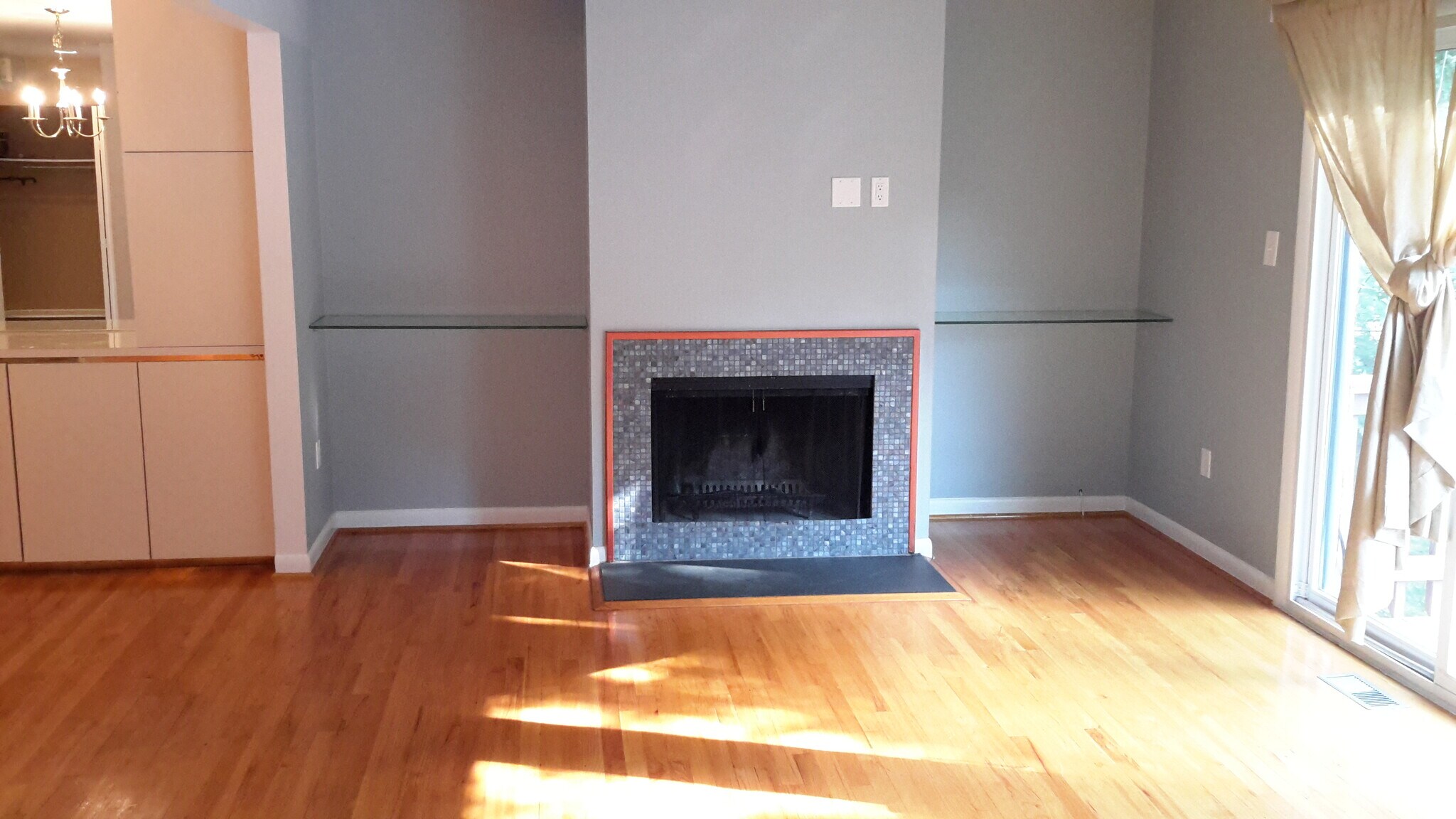 Building Photo - 10 Poinsettia Ct