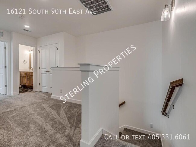 Building Photo - 16121 S 90th East Ave