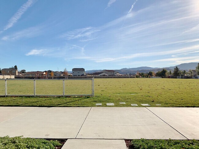 Building Photo - 1805 Monroe Ct