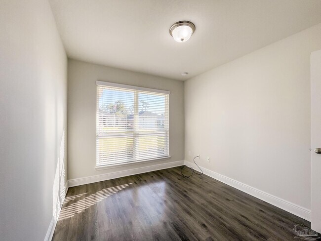 Building Photo - 12390 Pinfish Rd