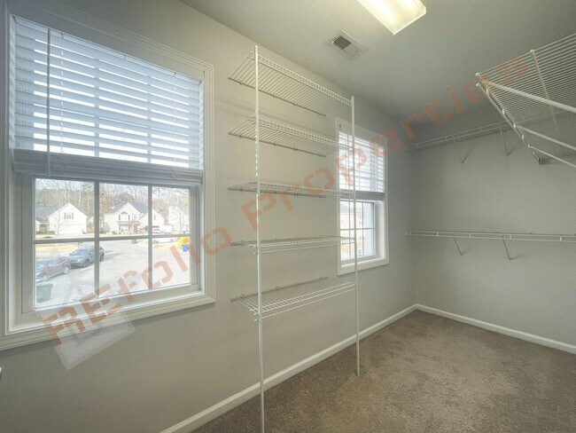 Building Photo - 112 Taylors Creek Ct