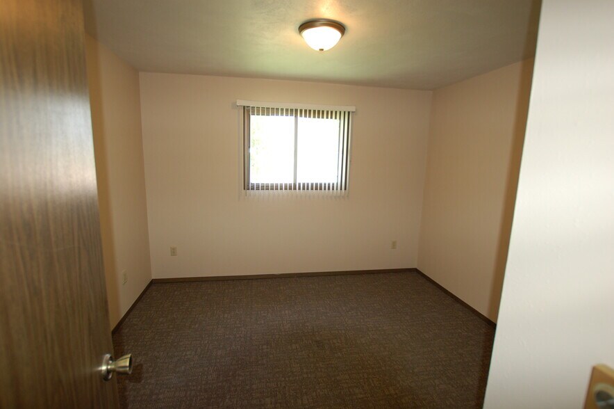 Building Photo - 1516 Gardenette Dr