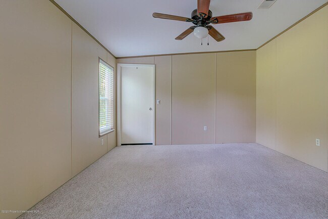 Building Photo - 14820 Aubrey Ave