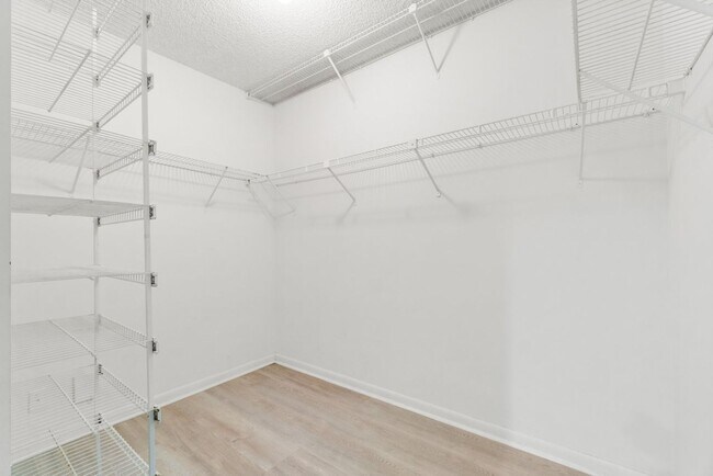 Building Photo - Spacious 2BR/2BA Condo at Whitehall - West Palm Beach