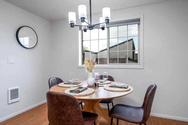 Building Photo - 1430 3rd Ave E