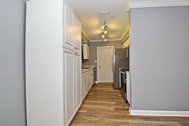 Building Photo - 2717 Scarlet Rd