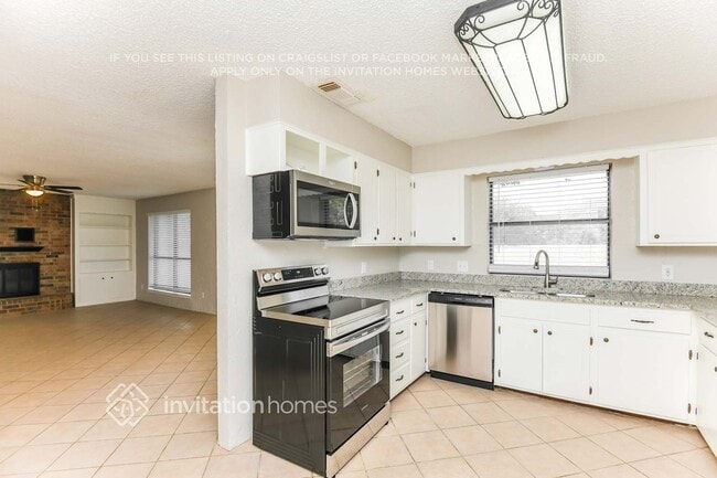 Building Photo - 101 Roselawn Dr