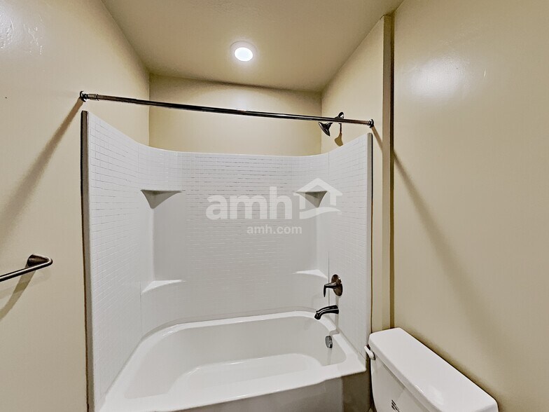 Building Photo - 2281 E Tumbleweed Rd