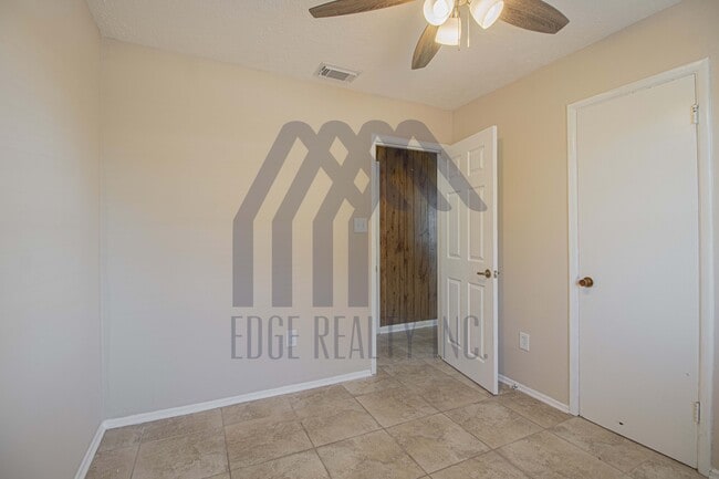 Building Photo - 7116 Skidaway Rd