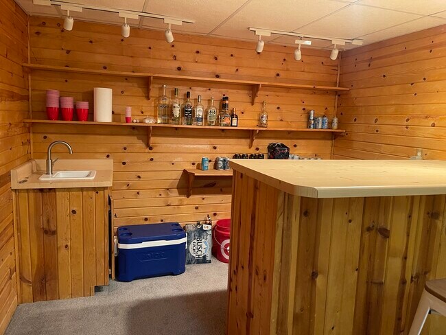 Building Photo - 3252 Cool Springs Ct