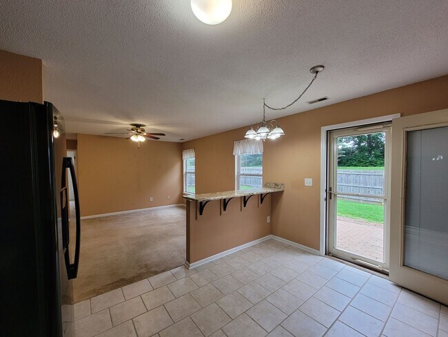 Building Photo - Single family home in The Highlands