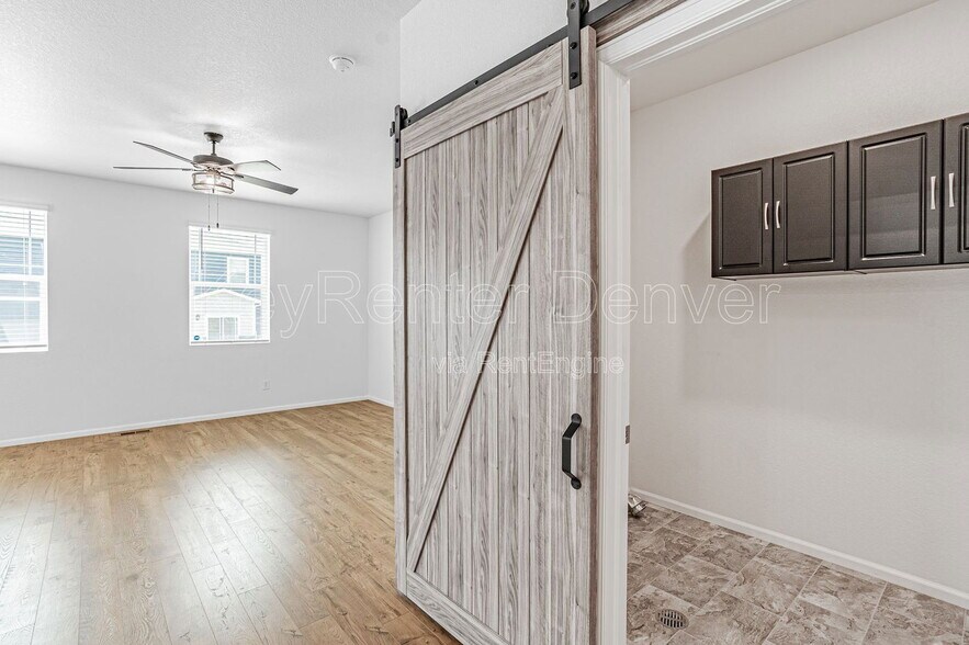 Building Photo - 6037 N Halifax Ct