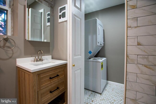 Building Photo - 919 Pine St