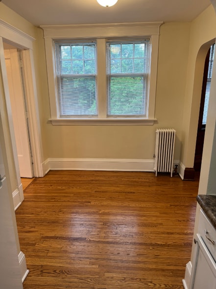 Building Photo - 1049 Goodrich Ave