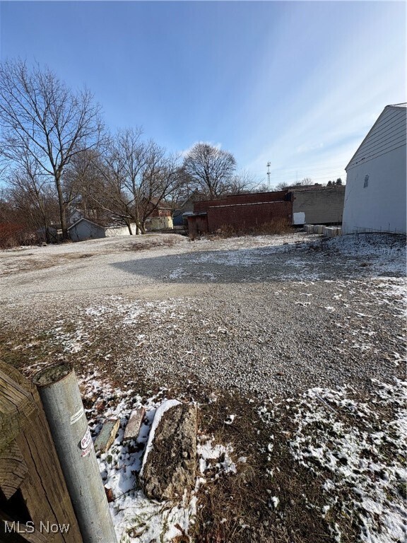 Building Photo - 565 Brown St