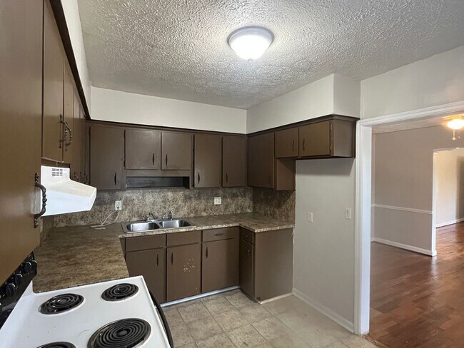 Building Photo - **ON HOLD**Near Ft. Benning/Columbus, GA 3 Bedroom / 2 Bathroom Home for Rent***