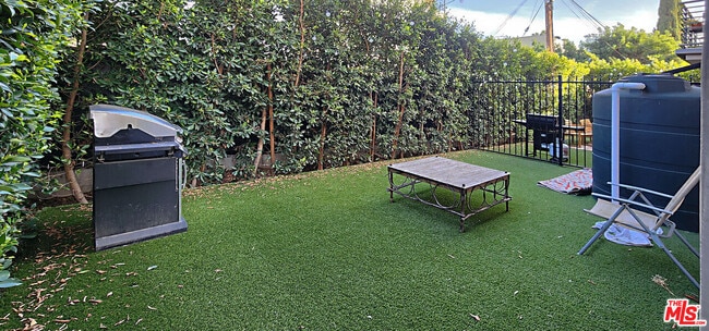 Building Photo - 1224 Alexandria Ave