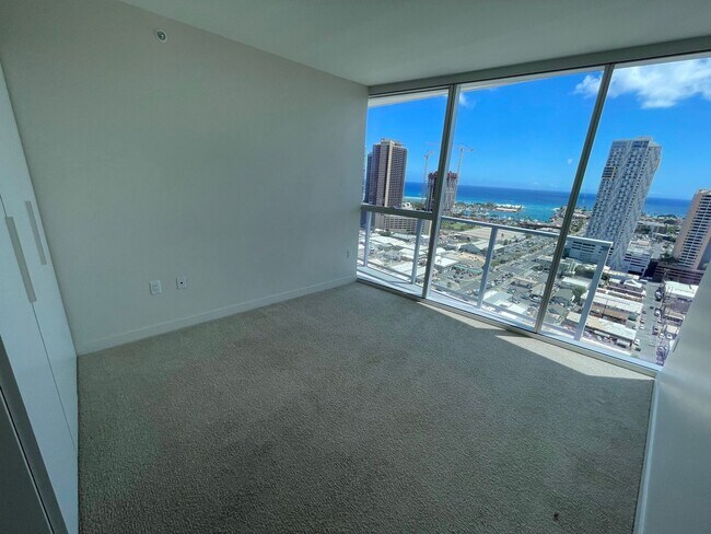 Building Photo - Symphony Honolulu! Luxurious 3 bedroom 2 bathroom in Kakaako with 2 assigned parking stall