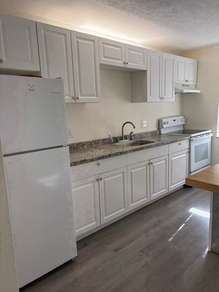 Building Photo - 1081 SE Monterey Rd