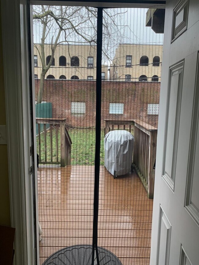 Building Photo - 7220 Meade St