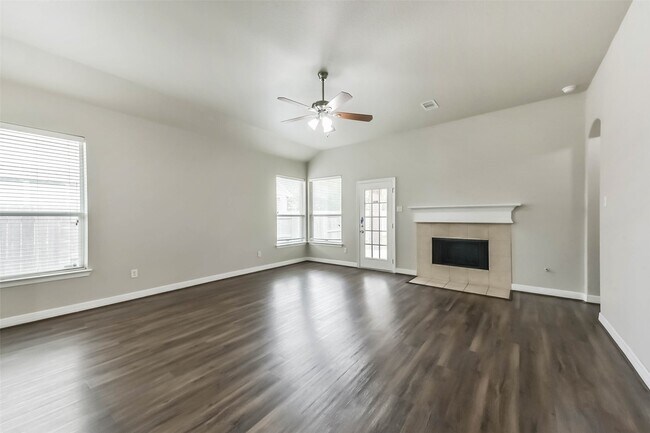 Building Photo - 21617 Horseshoe Dr