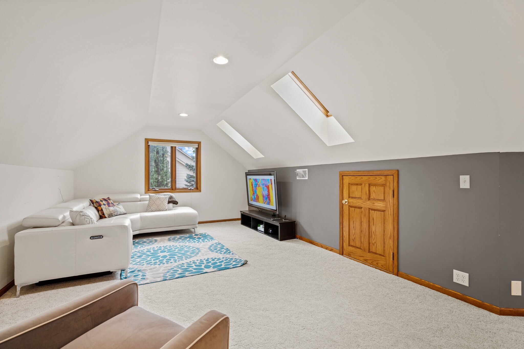 Building Photo - N53W16142 Waldens Pass