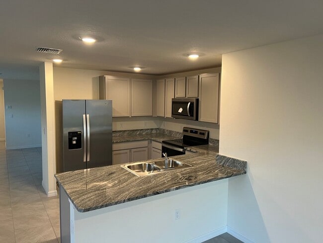 Building Photo - 415 Sunlit Coral St