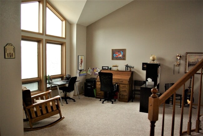 Building Photo - 6bed/4bath oversized 2 car garage fenced in back yard Cheyenne Mountain School District