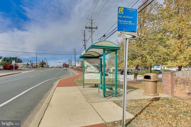 Building Photo - 16 Orchard Dr