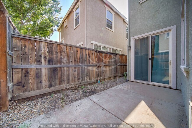 Building Photo - 316 Phoenix Cir