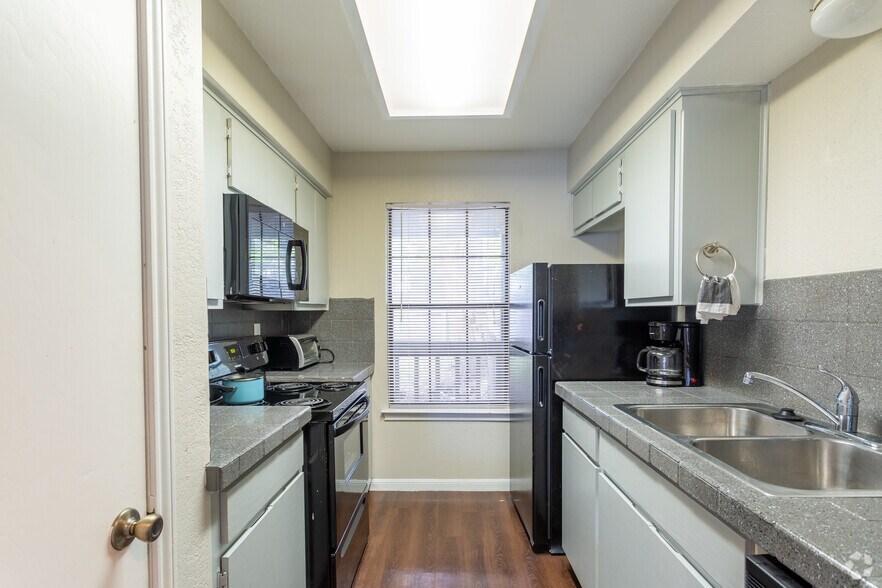 Settlers Creek Apartments 8001 Hwy 71 W Austin TX 78736 Apartment