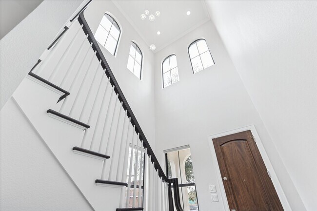 Building Photo - 2011 Colorado St