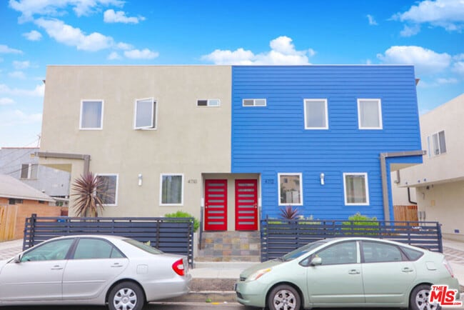 Building Photo - 4710 W Maplewood Ave
