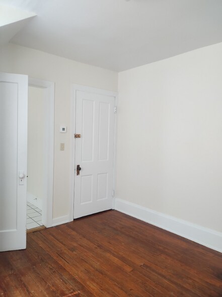 Building Photo - 3521 Clifton Ave