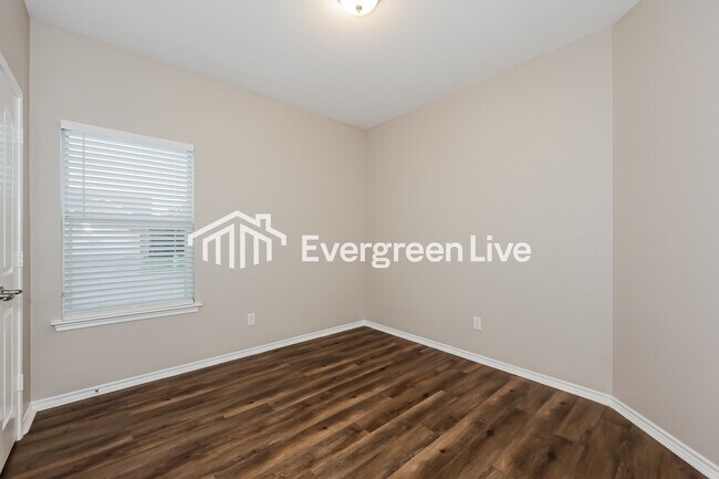 Building Photo - 6520 Payton Dr