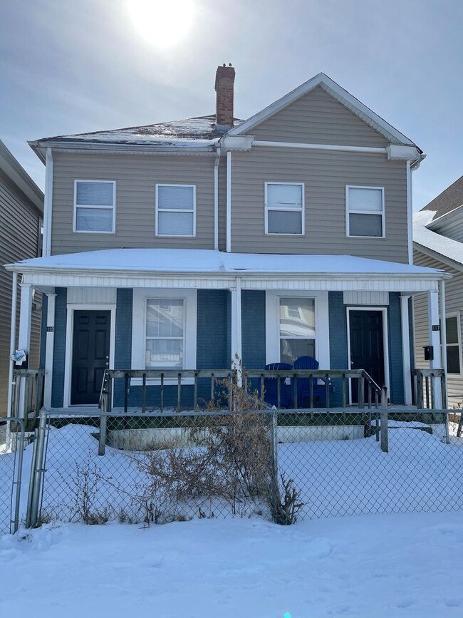 Building Photo - 117-119 Innis