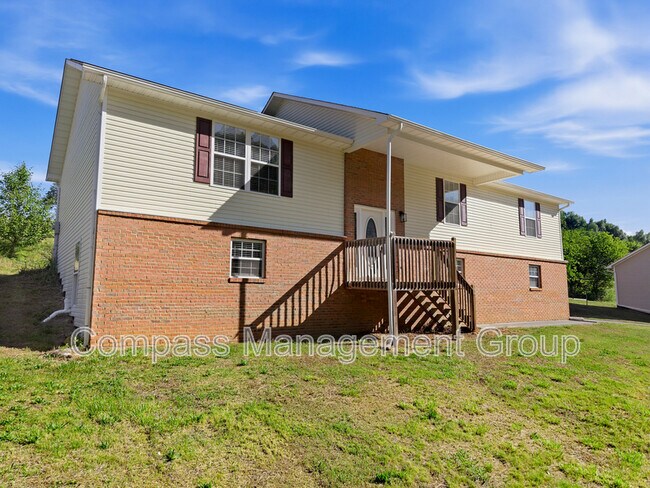 Building Photo - 1690 River Bend Rd