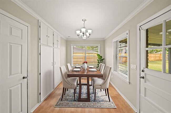 Building Photo - 10803 Doud St