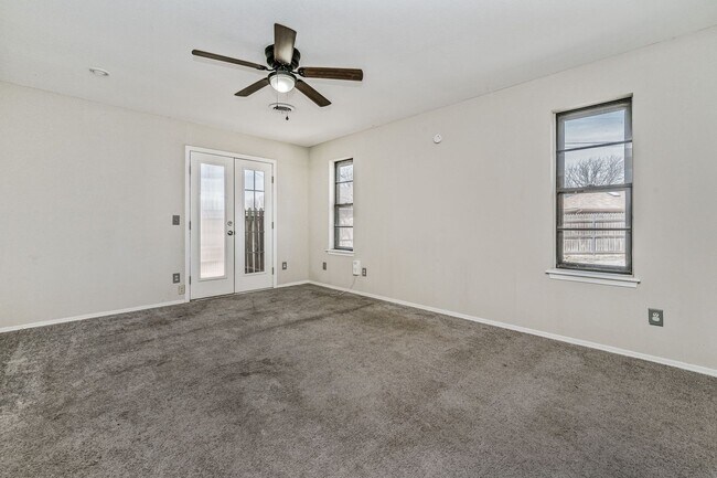 Building Photo - Spacious Puckett West Home For Lease