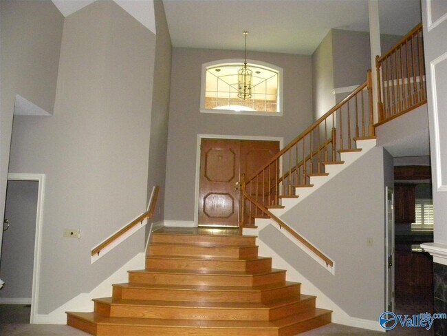 Building Photo - 101 Emerald Ln