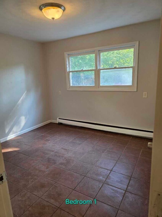 Building Photo - 130 S Clarendon St