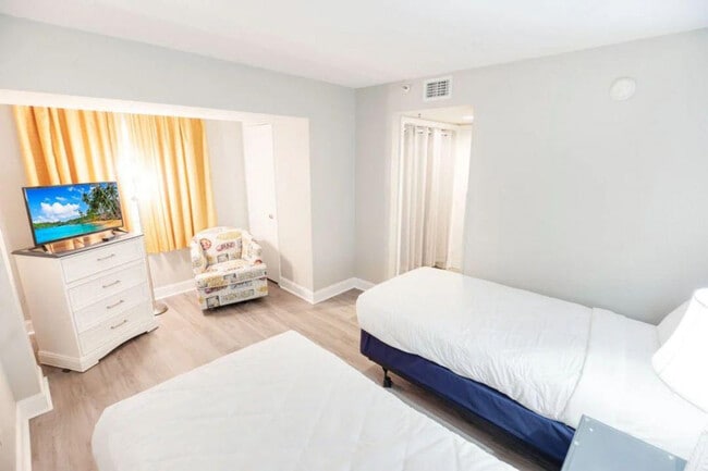 Building Photo - 1700 N Ocean Blvd