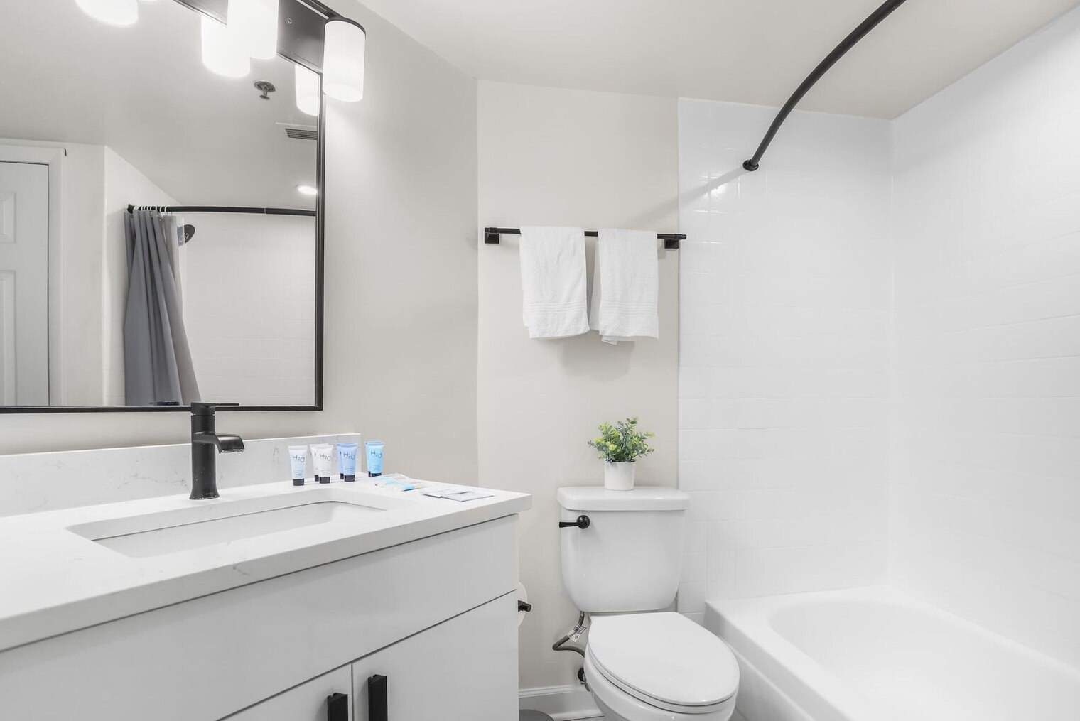 Building Photo - 801 15th St S