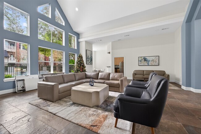 Building Photo - 1330 Old Spanish Trl