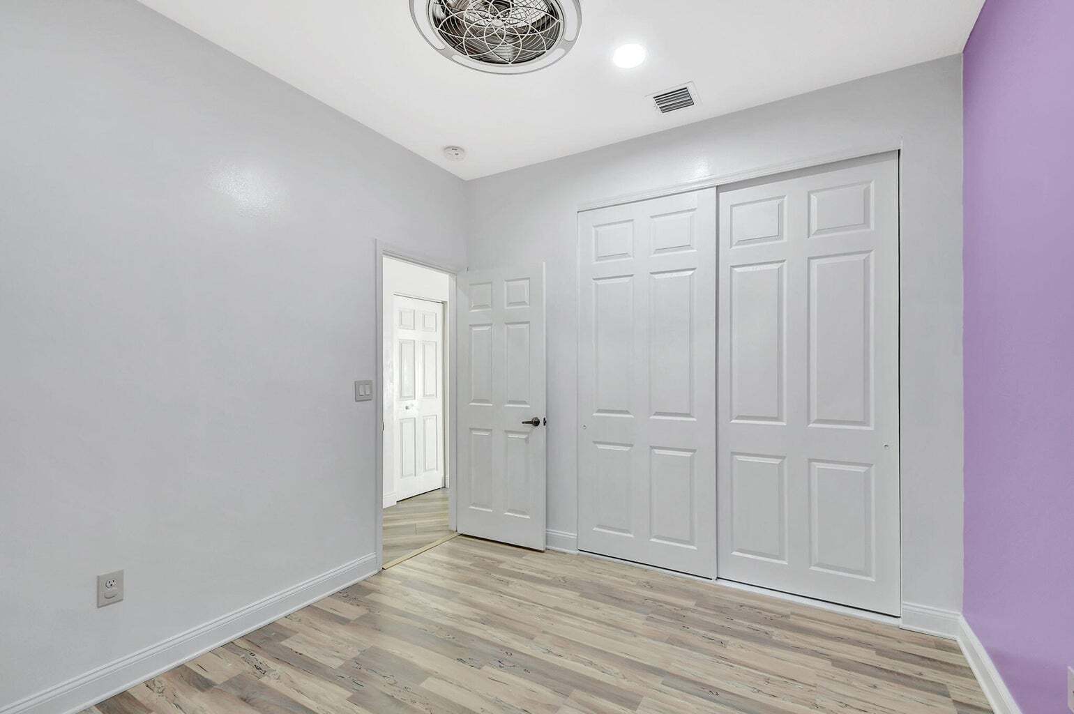 Building Photo - 6172 Oak Bluff Way