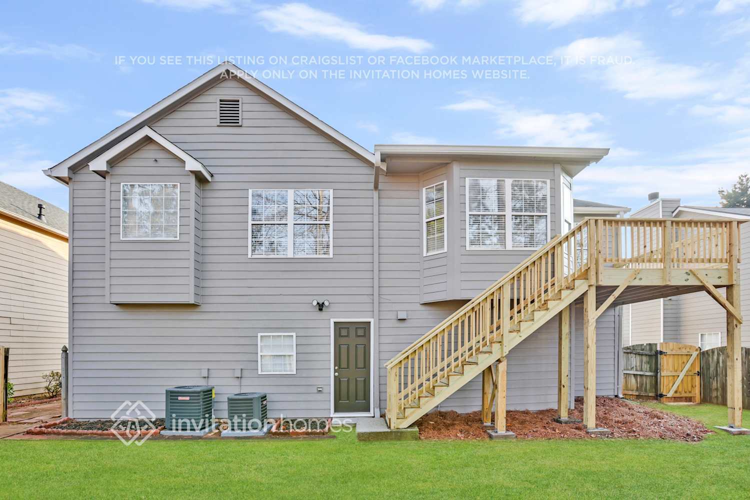 Building Photo - 2712 Lake Park Ridge E
