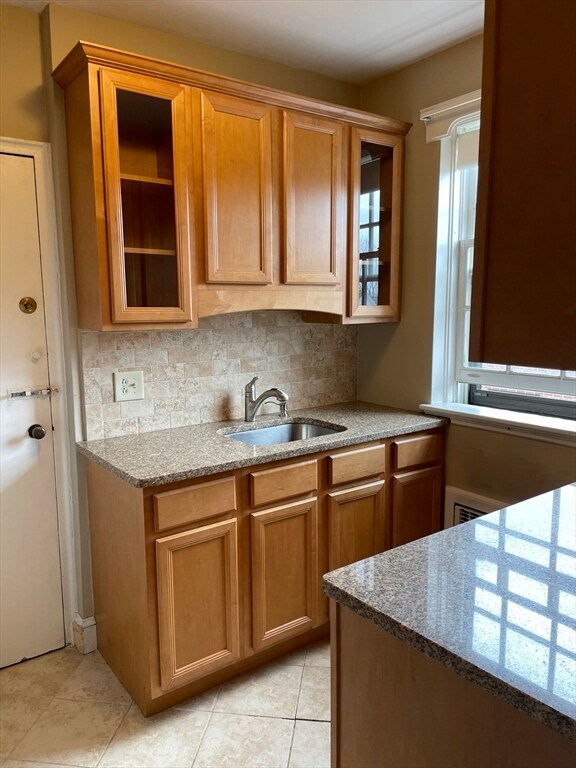 Building Photo - 58 Elm St