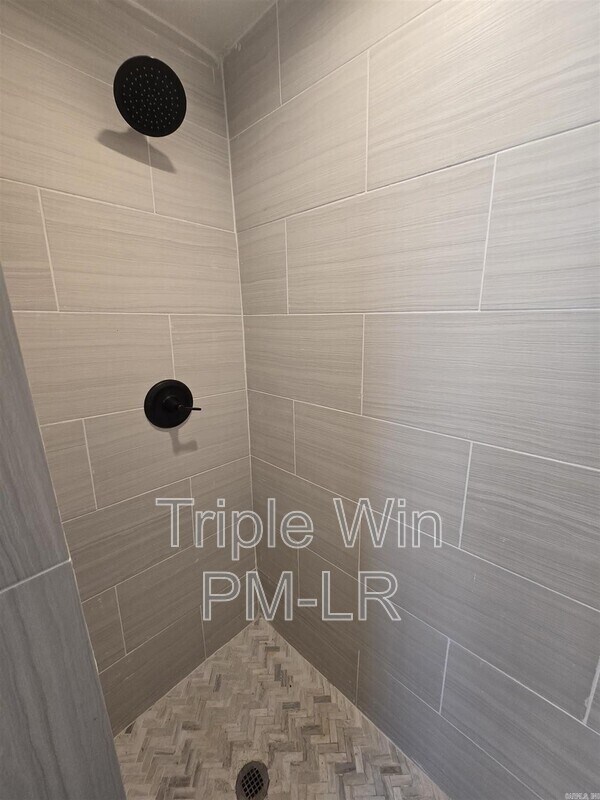 Building Photo - 501 Bristol Dr