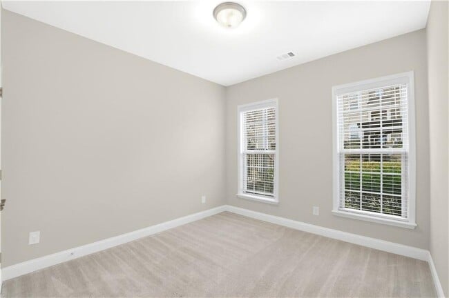 Building Photo - 1940 Discovery Park Ln