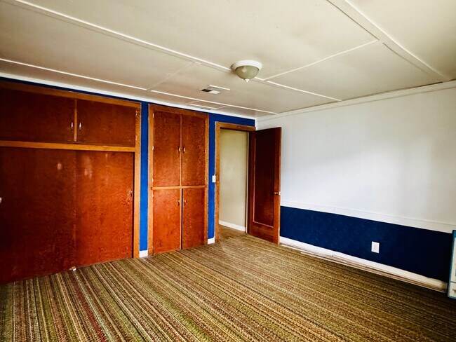 Building Photo - Located in the heart of Buffalo, OK!